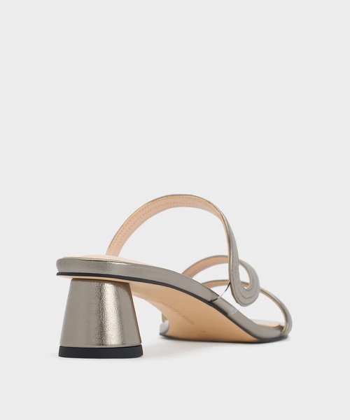 CHARLES & KEITH（チャールズ & キース）の「Arden アーデン ウェービーストラップミュール（サンダル・レディース・オフホワイト/ブラック/シルバー系その他・24.5cm/23.5cm/23cm/22.5cm/25cm/25.5cm）」の7枚目の写真