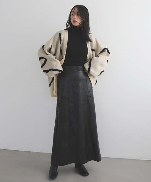 LIAN（リアン）の「ラインジャガードカーディガン（カーディガン/ボレロ・レディース・アイボリー/ブラック/グレー・FREE）」の5枚目の写真