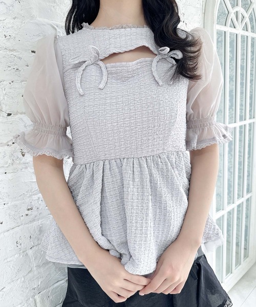 couture BY ROJITA（クチュールバイロジータ）の「オープンリボンペプラムトップス（Tシャツ/カットソー・レディース・ホワイト/ブラック/グレー・FREE）」の11枚目の写真