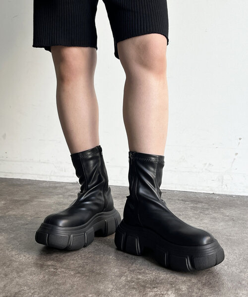 CPCM(シーピーシーエム)の「アソート厚底ソールブーツ(ブーツ・レディース・ブラック/シルバー/アイボリー・LARGE/MEDIUM)」の2枚目の写真