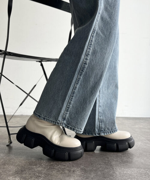 CPCM(シーピーシーエム)の「アソート厚底ソールブーツ(ブーツ・レディース・ブラック/シルバー/アイボリー・LARGE/MEDIUM)」の5枚目の写真