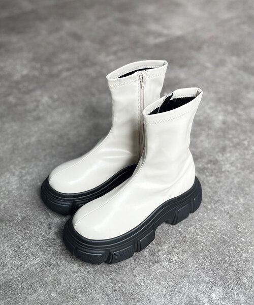 CPCM(シーピーシーエム)の「アソート厚底ソールブーツ(ブーツ・レディース・ブラック/シルバー/アイボリー・LARGE/MEDIUM)」の7枚目の写真