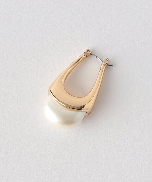 メタル ドロップパールモチーフ ピアス（ピアス（両耳用