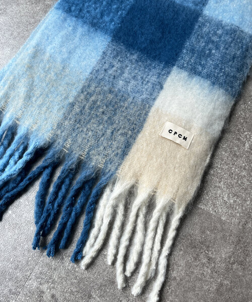 CPCM(シーピーシーエム)の「バルキーチェックマフラー(マフラー・メンズ・ブラック/オレンジ/ブルー・FREE)」の8枚目の写真