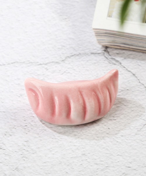 Ein(アイン)の「Ein/箸置き 餃子(カトラリー・レディース・アイボリー/イエロー/レッド/ライトブルー/ピンク/オレンジ/ダークオレンジ・FREE)」の4枚目の写真