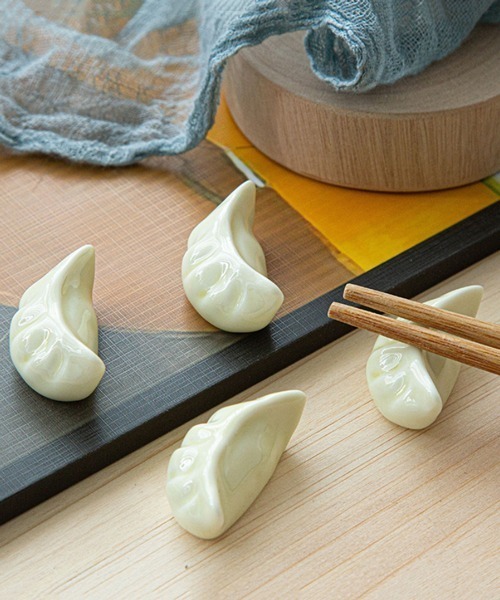 Ein(アイン)の「Ein/箸置き 餃子(カトラリー・レディース・アイボリー/イエロー/レッド/ライトブルー/ピンク/オレンジ/ダークオレンジ・FREE)」の8枚目の写真