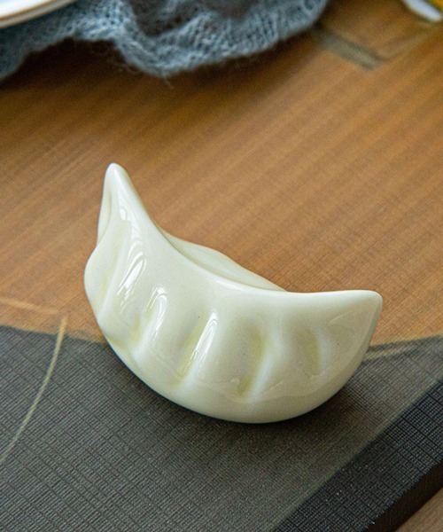 Ein(アイン)の「Ein/箸置き 餃子(カトラリー・レディース・アイボリー/イエロー/レッド/ライトブルー/ピンク/オレンジ/ダークオレンジ・FREE)」の10枚目の写真