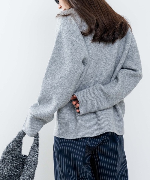 refinedworks（リファインドワークス）の「【refinedworks】モチモチ素材で作成したロゴ入りニットプルオーバー！（ニット/セーター・レディース・グレー/ライトブラウン/ベージュ・FREE）」の6枚目の写真