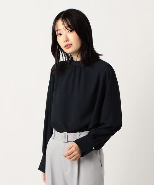COMME CA ISM（コムサイズム）の「ハイネック　ボリュームスリーブブラウス / セットアップ対応（シャツ/ブラウス・レディース・ネイビー/ホワイト・MEDIUM/LARGE）」の8枚目の写真