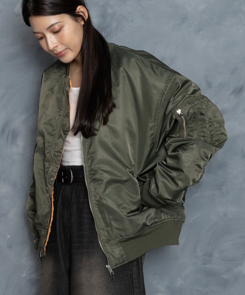 バーバリーズ MA-1型インナージャケット 中綿 裏地キルティング カーキ M バーバリーズ MA-1型インナージャケット 中綿 裏地キルティング カーキ