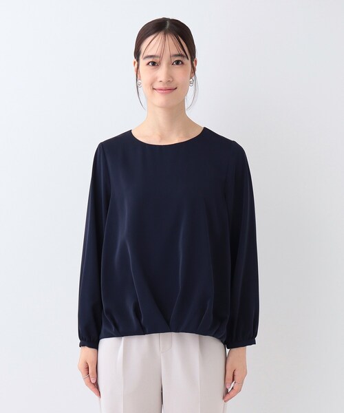 SHOO・LA・RUE（シューラルー）の「【通勤/セレモニー】さらり軽やか インせず決まる 裾タックブラウス（シャツ/ブラウス・レディース・ネイビー/オフホワイト・02/03/04/01/05）」の16枚目の写真