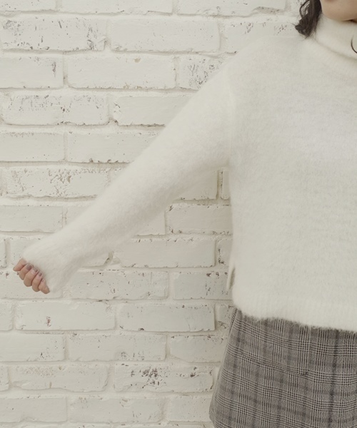 Chico（チコ）の「【who's who Chico】ふわふわタートルニットプルオーバー（ニット/セーター・レディース・ピンクベージュ/ホワイト/ブルー/グレー・FREE）」の10枚目の写真