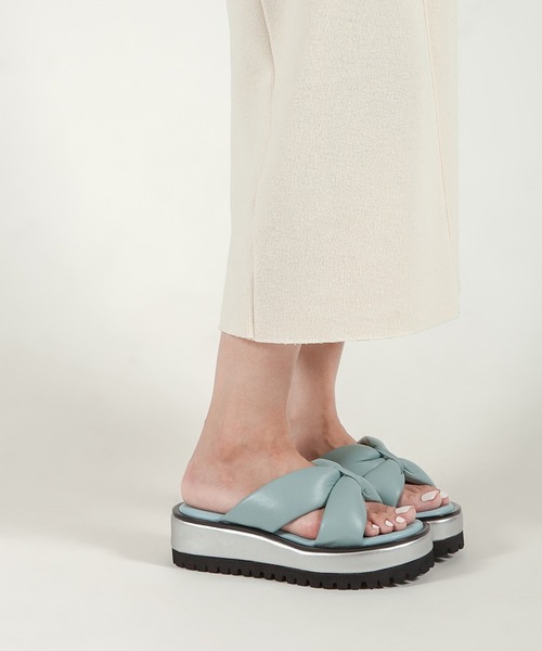 Jeffrey Campbell エナメル×スエードコンビ 厚底サンダル 黒 Jeffrey Campbell エナメル×スエードコンビ 厚底サンダル 黒