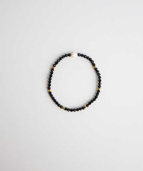 TUWAKRIM（トゥワクリム）の「【TUWAKRIM】誕生月カラーブレスレット（ブレスレット・レディース・ホワイト/グリーン/ライトグリーン/ピンク/レッド/パープル/イエロー/オレンジ/アイボリー/ブラック/ライトブルー/ブルー・MEDIUM）」の3枚目の写真