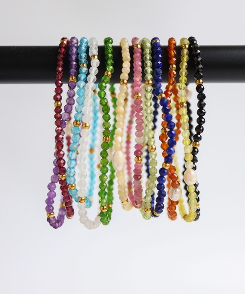 TUWAKRIM（トゥワクリム）の「【TUWAKRIM】誕生月カラーブレスレット（ブレスレット・レディース・ホワイト/グリーン/ライトグリーン/ピンク/レッド/パープル/イエロー/オレンジ/アイボリー/ブラック/ライトブルー/ブルー・MEDIUM）」の18枚目の写真