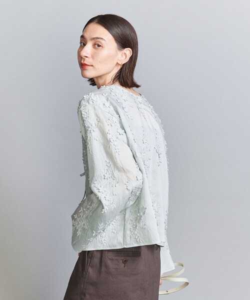BEAUTY&YOUTH UNITED ARROWS（ビューティーアンドユースユナイテッドアローズ）の「セルロースナイロン エンブロイダリー シャツ -2WAY-（シャツ/ブラウス・レディース・ライトブルー/ブラック/オフホワイト/ライム・FREE）」の19枚目の写真