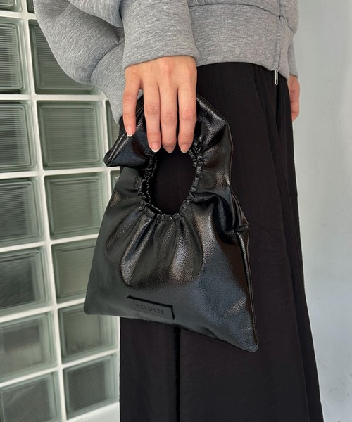 Doux archives（ドゥアルシーヴ）の「【HELOYSE】toast beach material SM（ショルダーバッグ・レディース・シルバー/ブラック・FREE）」の2枚目の写真