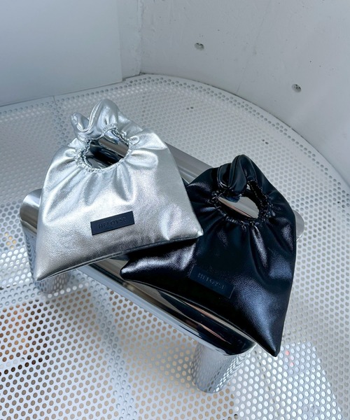 Doux archives（ドゥアルシーヴ）の「【HELOYSE】toast beach material SM（ショルダーバッグ・レディース・シルバー/ブラック・FREE）」の19枚目の写真