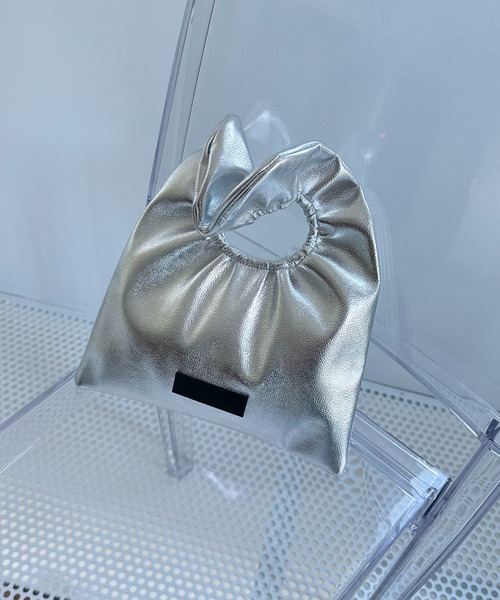 Doux archives（ドゥアルシーヴ）の「【HELOYSE】toast beach material SM（ショルダーバッグ・レディース・シルバー/ブラック・FREE）」の3枚目の写真