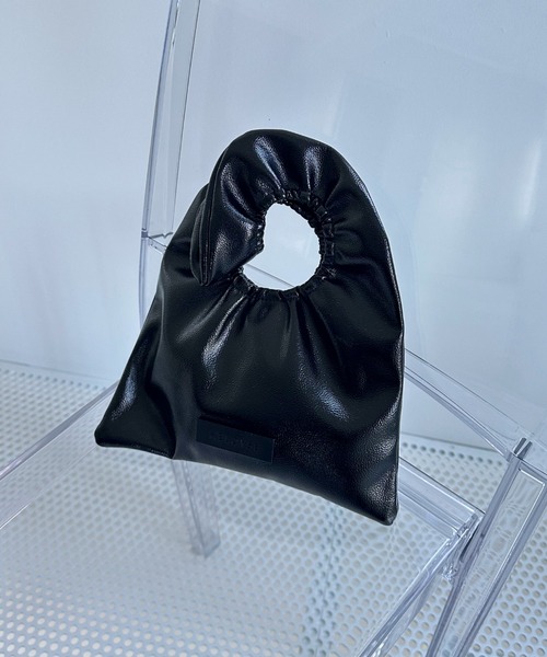 Doux archives（ドゥアルシーヴ）の「【HELOYSE】toast beach material SM（ショルダーバッグ・レディース・シルバー/ブラック・FREE）」の5枚目の写真