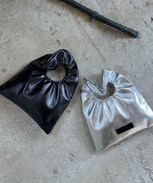 Doux archives（ドゥアルシーヴ）の「【HELOYSE】toast beach material SM（ショルダーバッグ・レディース・シルバー/ブラック・FREE）」の22枚目の写真