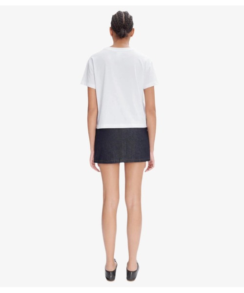 A.P.C.(アーペーセー)の「T-SHIRT BOXY RUE MADAME(Tシャツ/カットソー・レディース・ホワイト・S/M/L)」の2枚目の写真