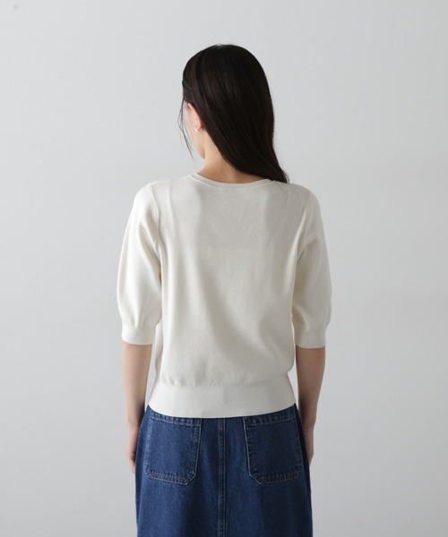 N.（N. Natural Beauty Basic）（エヌエヌナチュラルビューティーベーシック）の「総針クルーネック五分袖ニット（ニット/セーター・レディース・ブルー/オフホワイト/チャコールグレー/ピンク・MEDIUM）」の12枚目の写真