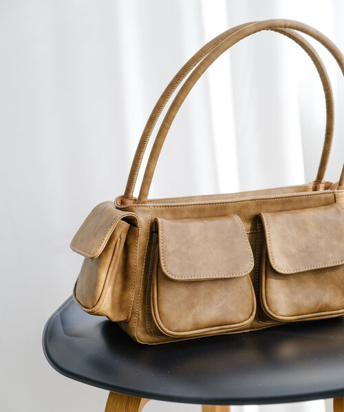 Kastane(カスタネ)の「ポケットボストンバッグ(ボストンバッグ・レディース・ベージュ/ブラウン・FREE)」の5枚目の写真