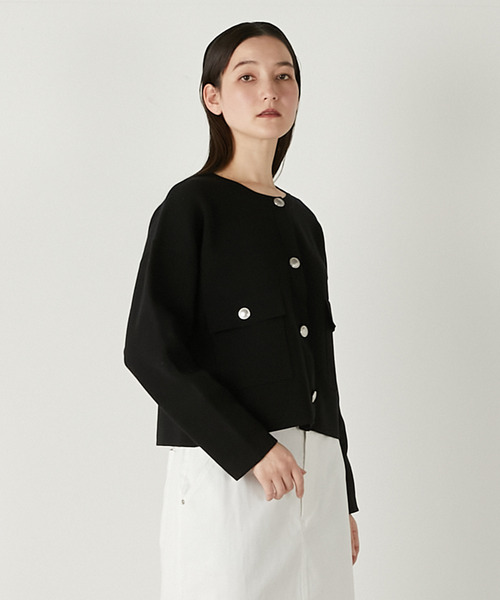 LOGEMENT DE CLAIRE(ロジュモンドクレール)の「クルーネッククロップドカーデ(カーディガン/ボレロ・レディース・ブラック/オフホワイト/サンドベージュ・FREE)」の21枚目の写真