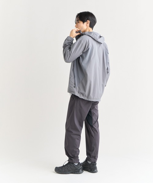NANGA(ナンガ)の「HYBRID FLEX ZIP BLOUSON/ハイブリッドフレックスジップブルゾン(マウンテンパーカー・メンズ・グレー/ベージュ/ネイビー/ブラック・S/M/L/XL)」の8枚目の写真