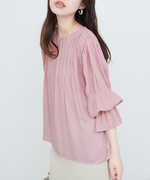 natural couture(ナチュラルクチュール)の「マジョリカプリーツブラウス(シャツ/ブラウス・レディース・グレイッシュベージュ/その他1/ドット/ネイビー/その他2/サックスブルー/ピンク・FREE)」の4枚目の写真