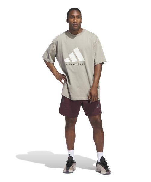 adidas(アディダス)の「adidas BASKETBALL TEE(アディダス バスケットボール 半袖Tシャツ(ジェンダーニュートラル))(Tシャツ/カットソー・メンズ・ベージュ系/グレー系・MEDIUM/LARGE/X-LARGE)」の8枚目の写真