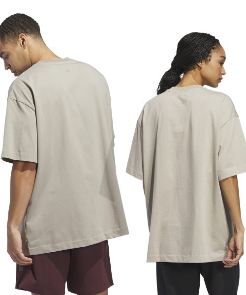 adidas(アディダス)の「adidas BASKETBALL TEE(アディダス バスケットボール 半袖Tシャツ(ジェンダーニュートラル))(Tシャツ/カットソー・メンズ・ベージュ系/グレー系・MEDIUM/LARGE/X-LARGE)」の3枚目の写真