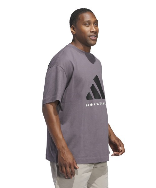 adidas(アディダス)の「adidas BASKETBALL TEE(アディダス バスケットボール 半袖Tシャツ(ジェンダーニュートラル))(Tシャツ/カットソー・メンズ・ベージュ系/グレー系・MEDIUM/LARGE/X-LARGE)」の15枚目の写真