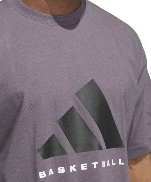 adidas(アディダス)の「adidas BASKETBALL TEE(アディダス バスケットボール 半袖Tシャツ(ジェンダーニュートラル))(Tシャツ/カットソー・メンズ・ベージュ系/グレー系・MEDIUM/LARGE/X-LARGE)」の16枚目の写真