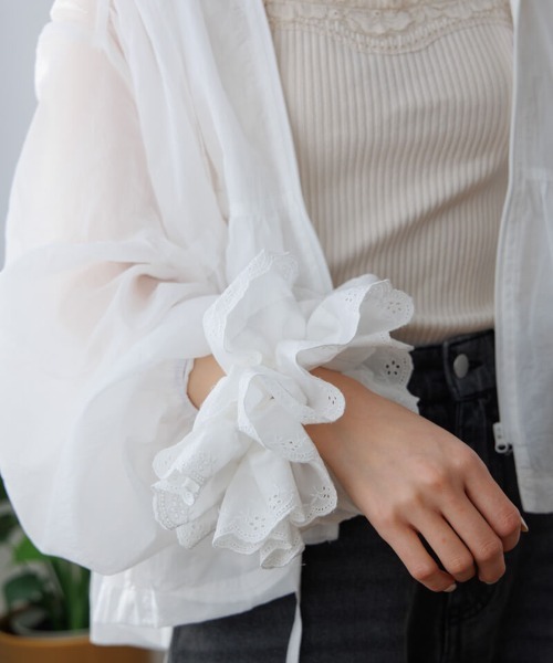 flower（フラワー）の「ビッグレーススカラップシュシュ（シュシュ・レディース・ホワイト・FREE）」の5枚目の写真