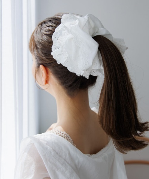 flower（フラワー）の「ビッグレーススカラップシュシュ（シュシュ・レディース・ホワイト・FREE）」の19枚目の写真