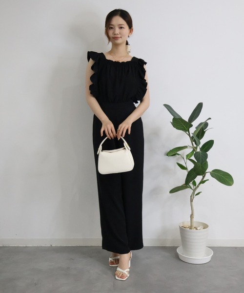 SAISON DE PAPILLON(セゾンドパピヨン)の「可愛さ満点フリルオールインワン(サロペット/オーバーオール・レディース・ベージュ/ブラック・S/M/L)」の3枚目の写真