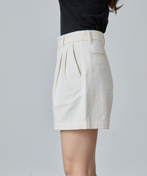 COLONY 2139（コロニートゥーワンスリーナイン）の「2タックコットンツイルショートパンツ（その他パンツ・レディース・アイボリー/ブラック・MEDIUM/SMALL）」の20枚目の写真
