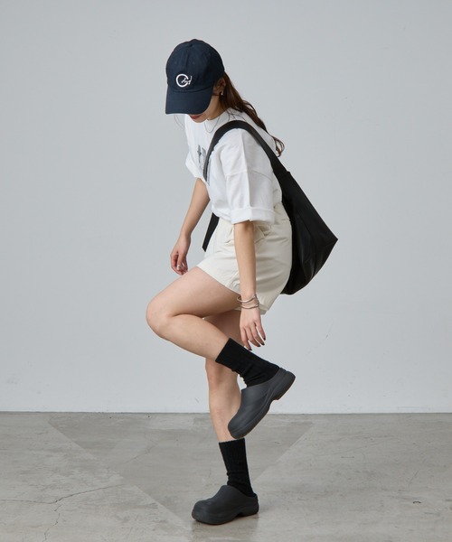 COLONY 2139（コロニートゥーワンスリーナイン）の「2タックコットンツイルショートパンツ（その他パンツ・レディース・アイボリー/ブラック・MEDIUM/SMALL）」の7枚目の写真