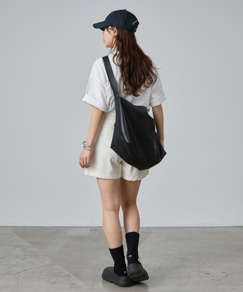 COLONY 2139（コロニートゥーワンスリーナイン）の「2タックコットンツイルショートパンツ（その他パンツ・レディース・アイボリー/ブラック・MEDIUM/SMALL）」の8枚目の写真