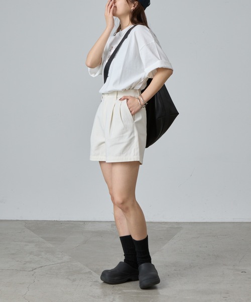 COLONY 2139（コロニートゥーワンスリーナイン）の「2タックコットンツイルショートパンツ（その他パンツ・レディース・アイボリー/ブラック・MEDIUM/SMALL）」の10枚目の写真