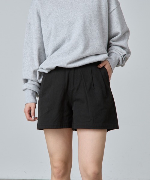 COLONY 2139（コロニートゥーワンスリーナイン）の「2タックコットンツイルショートパンツ（その他パンツ・レディース・アイボリー/ブラック・MEDIUM/SMALL）」の14枚目の写真