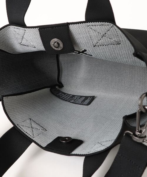 ALLSAINTS（オールセインツ）の「IZZY MINI SPRAY TOTE（トートバッグ・レディース・ブラック・ONE SIZE）」の12枚目の写真