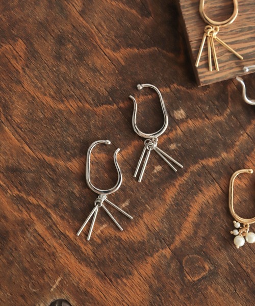 rapiecage（ラピエサージュ）の「フリンジフックイヤリング（イヤリング・レディース・ゴールド/シルバー・FREE）」の4枚目の写真