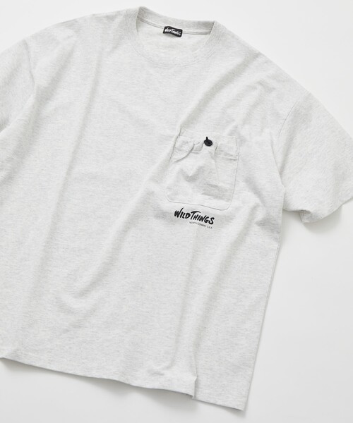 WILD THINGS（ワイルドシングス）の「限定展開 WILD THINGS×FREAK'S STORE/ワイルドシングス 別注 ビッグシルエット ギミック ポケットTシャツ（Tシャツ/カットソー・メンズ・ホワイト/ブラック/アッシュグレー/グレイッシュベージュ・SMALL/LARGE/MEDIUM）」の3枚目の写真