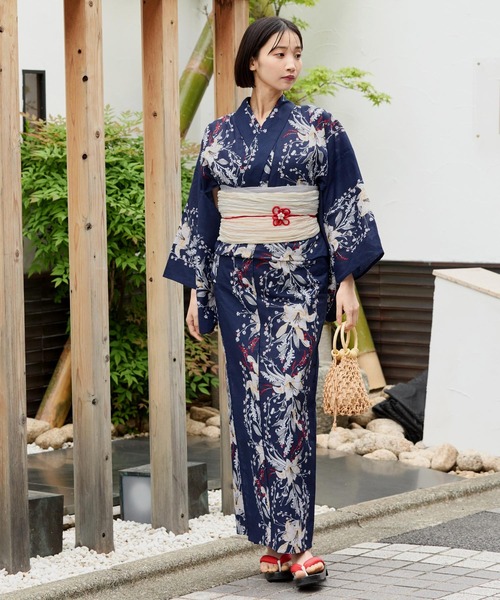 MONO-MART（モノマート）の「選べるアソート花柄 浴衣 5点セット【浴衣＋兵児帯＋飾り帯+帯留め+下駄】（浴衣・レディース・アイボリー系2/アイボリー系3/アイボリー系1/ネイビー・FREE）」の12枚目の写真