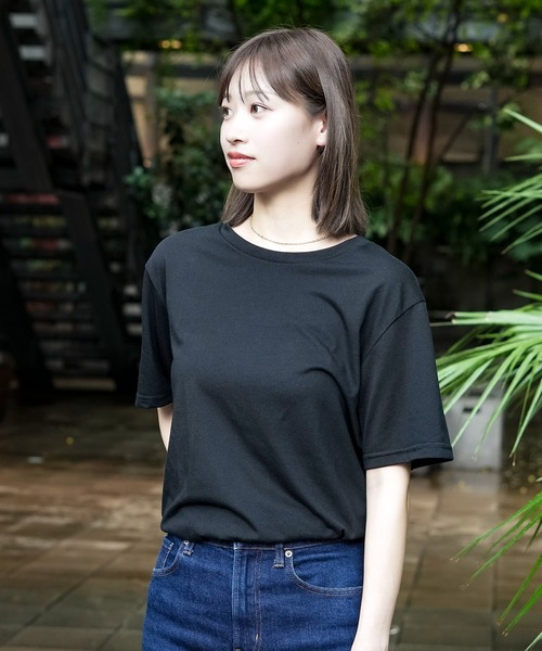 FRUIT OF THE LOOM(フルーツオブザルーム)の「【FRUIT OF THE LOOM/フルーツオブザルーム】3枚セット 天竺クルーネック Tシャツ(Tシャツ/カットソー・メンズ・ホワイト/ブラック・MEDIUM/X-LARGE/LARGE)」の2枚目の写真
