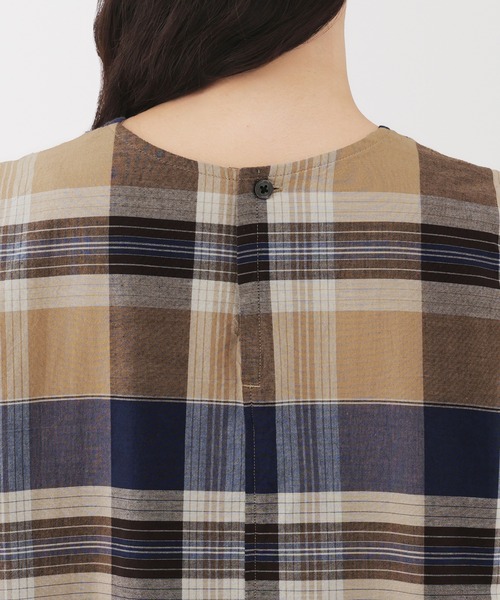 無印良品（ムジルシリョウヒン）の「婦人　マドラスチェック　スリーブレスワンピース（ワンピース・レディース・ベージュ系/グリーン系・S/M/L/XL）」の7枚目の写真