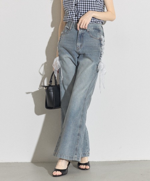 tocco closet（トッコ　クローゼット）の「【ZOZO限定】サイドレースアップシューレースソフトフレアーパンツ（デニムパンツ・レディース・ブルー/ブラック/サックスブルー・M）」の3枚目の写真